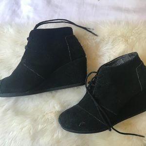 Toms wedges